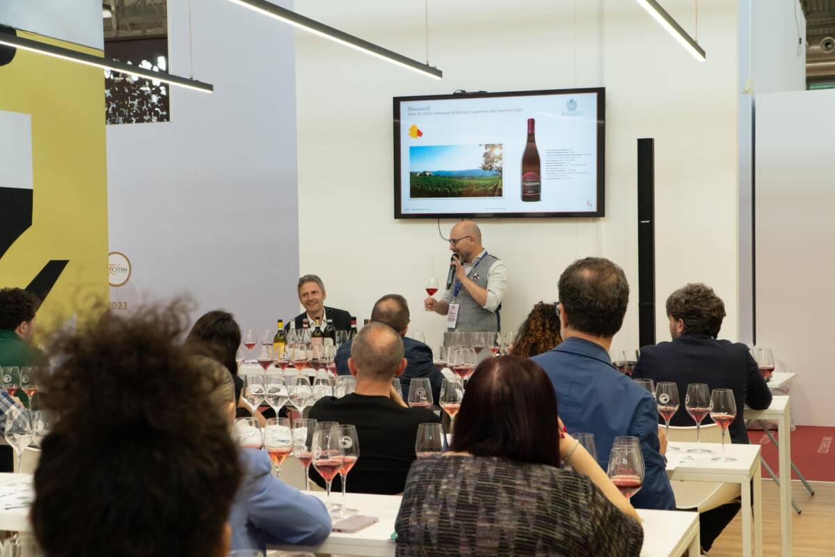 VINITALY: VINI D’ABRUZZO, “GRANDE RICONOSCIMENTO PER LA NOSTRA REGIONE”