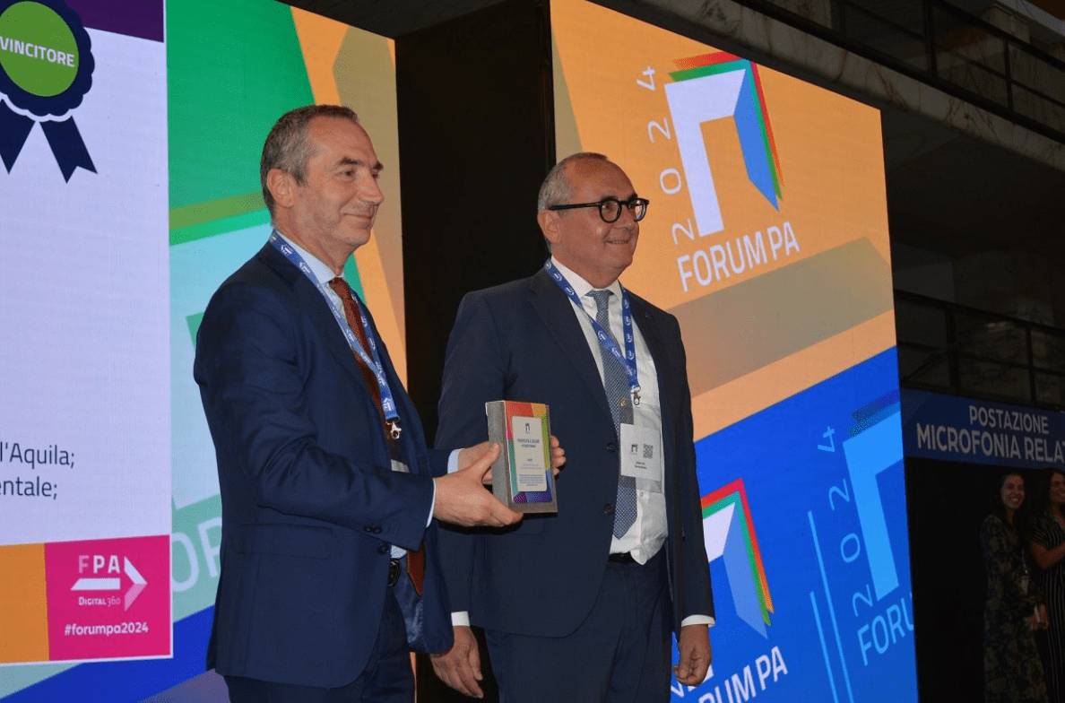 FORUM PA: UNIVERSITA’ DELL’AQUILA VINCE DUE PREMI PER “COMPETENZA” E “SOSTENIBILITA'”