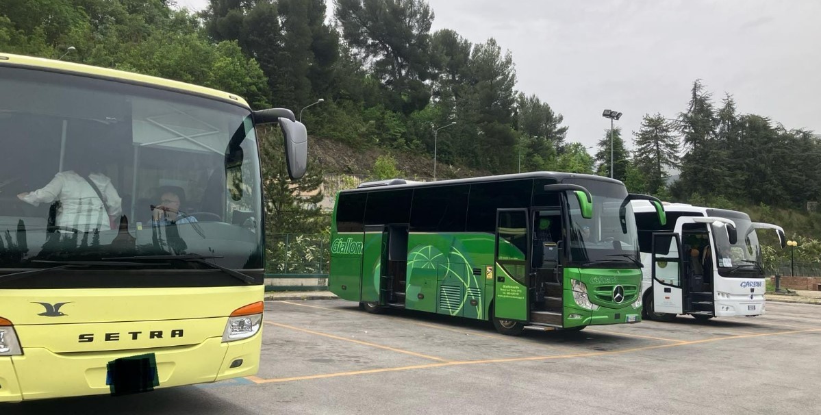 L’AQUILA: TOMASSONI, “TERMINAL BUS COLLEMAGGIO NON HA NEANCHE I BAGNI, TURISTI IN DIFFICOLTA'”