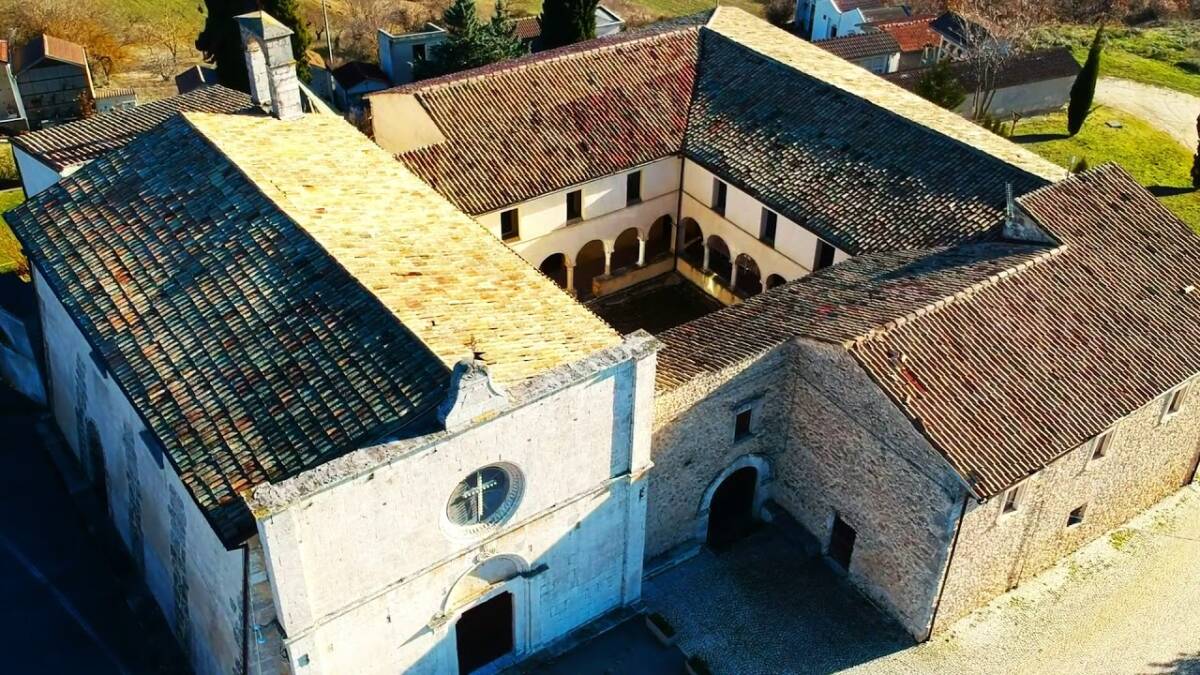 “VIOLA SOGNANTE, ROSSO VERMIGLIO”: SCUOLE PROTAGONISTE PER DUE GIORNI NEL CONVENTO DI CIVITARENTENGA