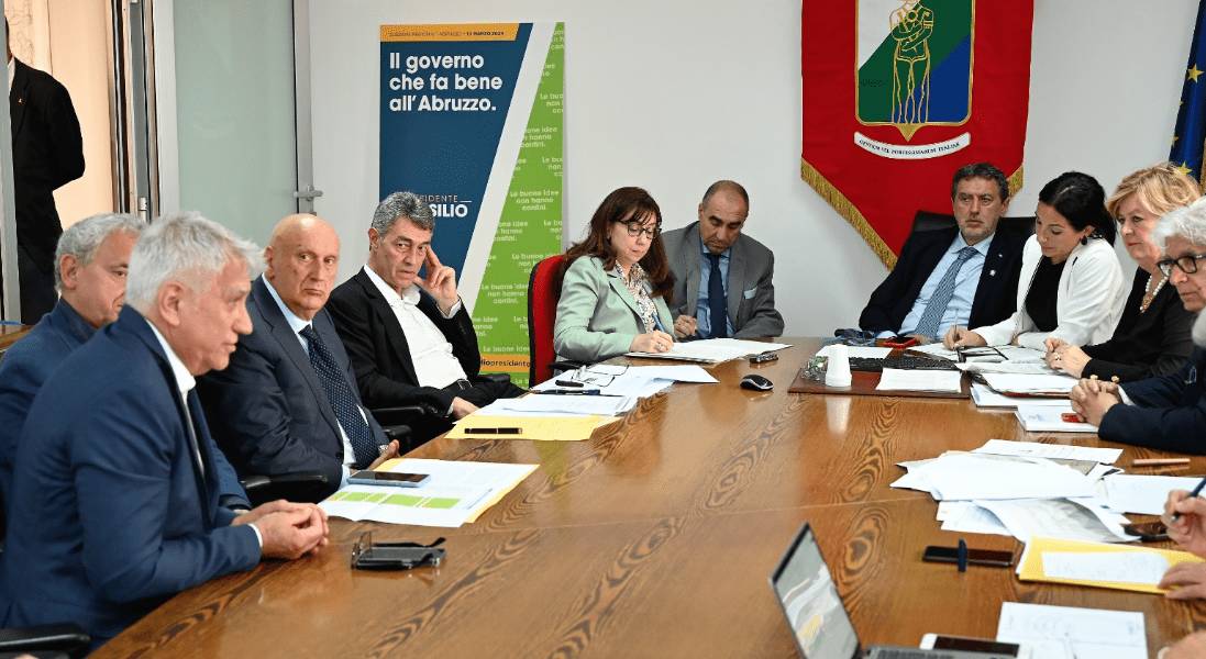 BUCO SANITA’: MARSILIO E VERI’ INCONTRANO VERTICI ASL,<BR>“PIANO EFFICIENTAMENTO, EVITARE SPRECHI”