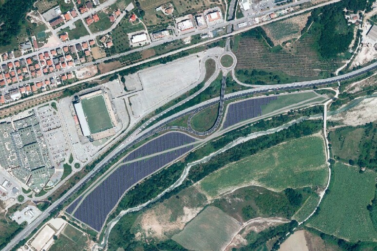 CORSA AL FOTOVOLTAICO NEL TERAMANO GRAZIE A INCENTIVI E PNRR: ECCO I NUOVI MEGA PROGETTI