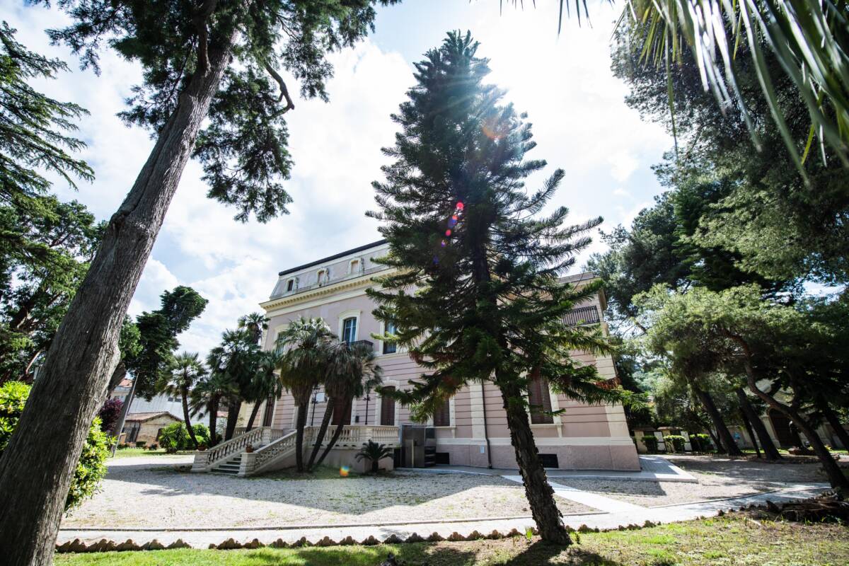 ROSETO: UN’ESTATE ALL’INSEGNA DELL’ARTE E DELLA CULTURA ALLA VILLA COMUNALE