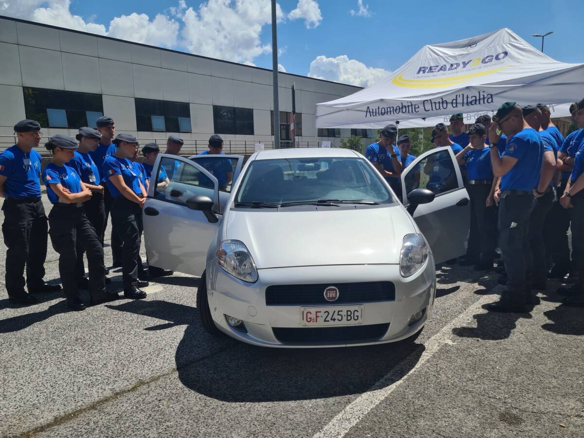 SICUREZZA STRADALE: LEZIONI DI GUIDA PER OLTRE 600 ALLIEVI DELLA SCUOLA DELLA FINANZA ALL’AQUILA