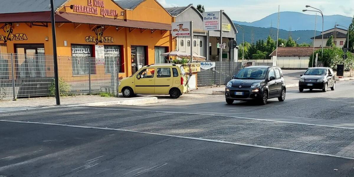 DOSSI STRADE AQUILANE: IL COMUNE, “IN REGOLA”, IL COMITATO, “ORA DENUNCIA”