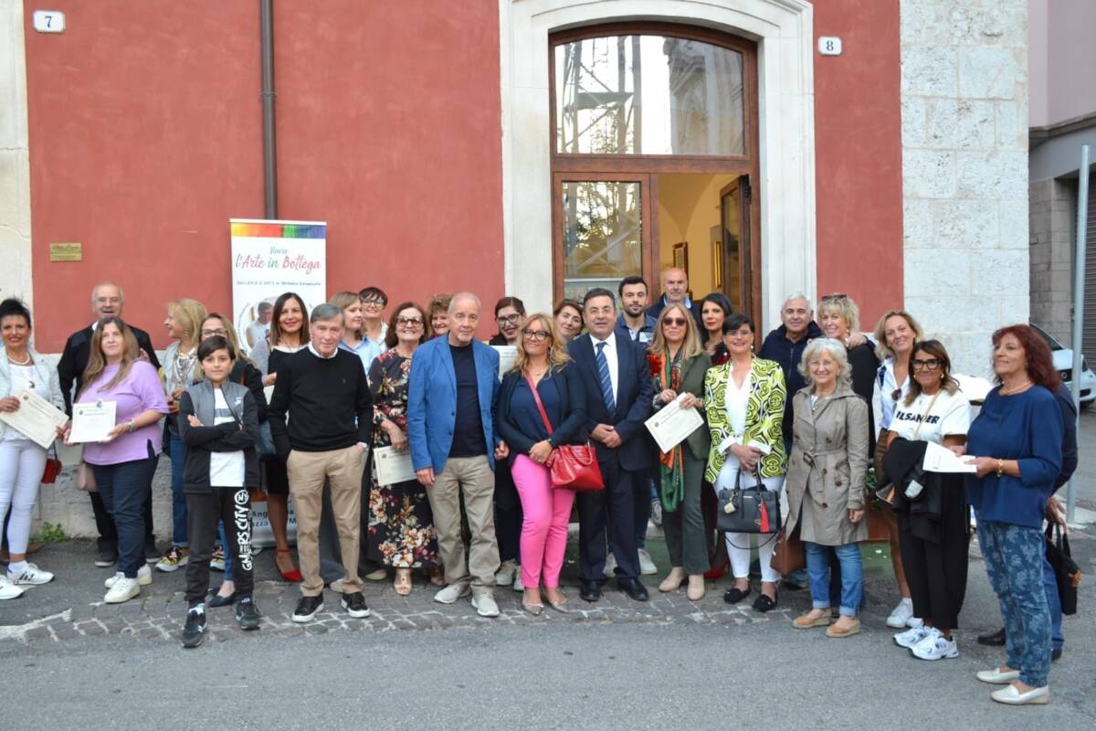 L’AQUILA: IL 10 LUGLIO UN BRINDISI PER I 3 ANNI DI “ARTE IN BOTTEGA” DI MIMMO EMANUELE