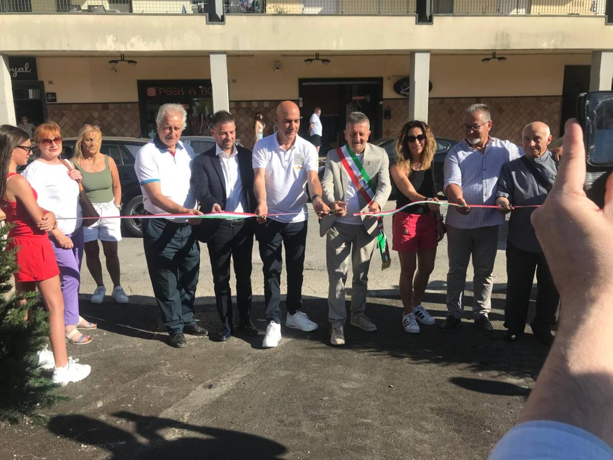 INAUGURATO AD AVEZZANO IL PARCHEGGIO IN VIA KOLBE: 40 POSTI AUTO CON VERDE E ILLUMINAZIONE