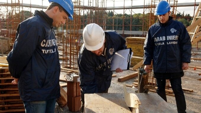 LAVORO NERO E NORME DI SICUREZZA VIOLATE: CHIUSO UN CANTIERE EDILE A CROGNALETO