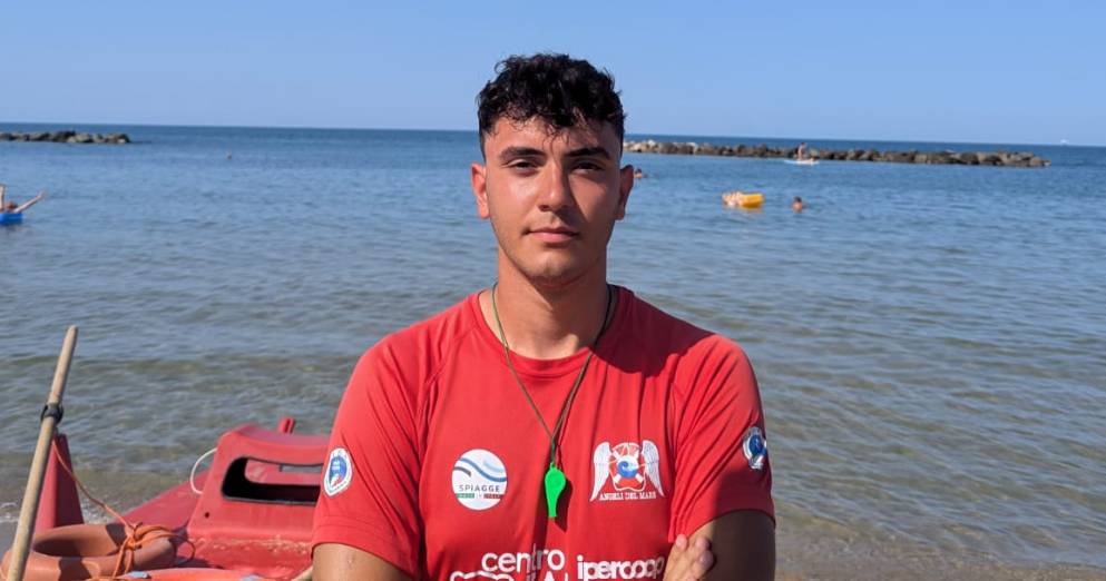 FRANCAVILLA: NONNO E NIPOTE IN DIFFICOLTA’ IN MARE, SALVATI DA BAGNINO