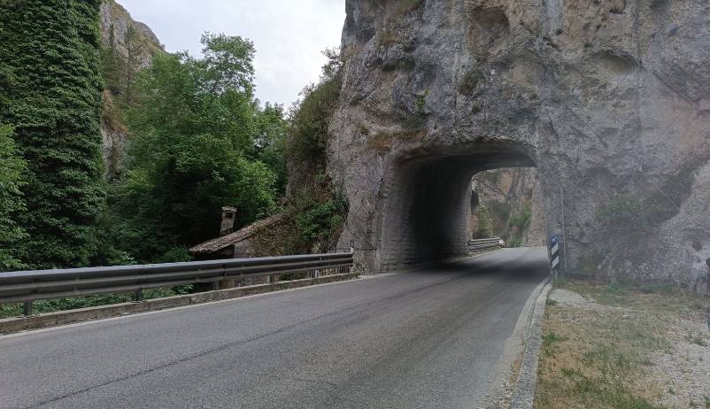 SANTUARIO MADONNA D’APPARI: “PERICOLO COSTANTE PER PEDONI, SERVE AUTOVELOX”