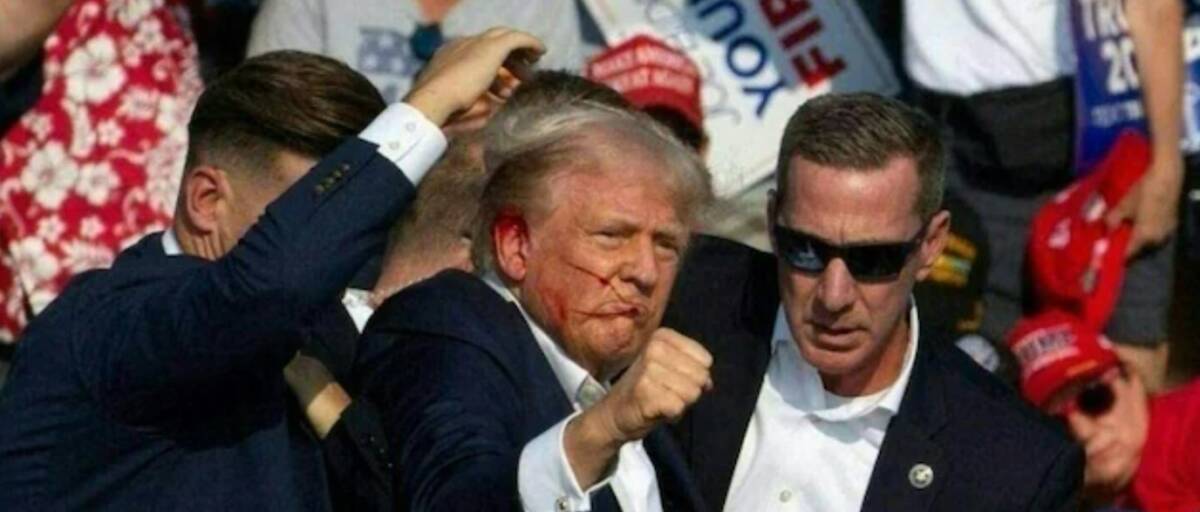 SPARI CONTRO DONALD TRUMP DURANTE UN COMIZIO, “E’ VIVO PER MIRACOLO”. UCCISO L’ATTENTATORE