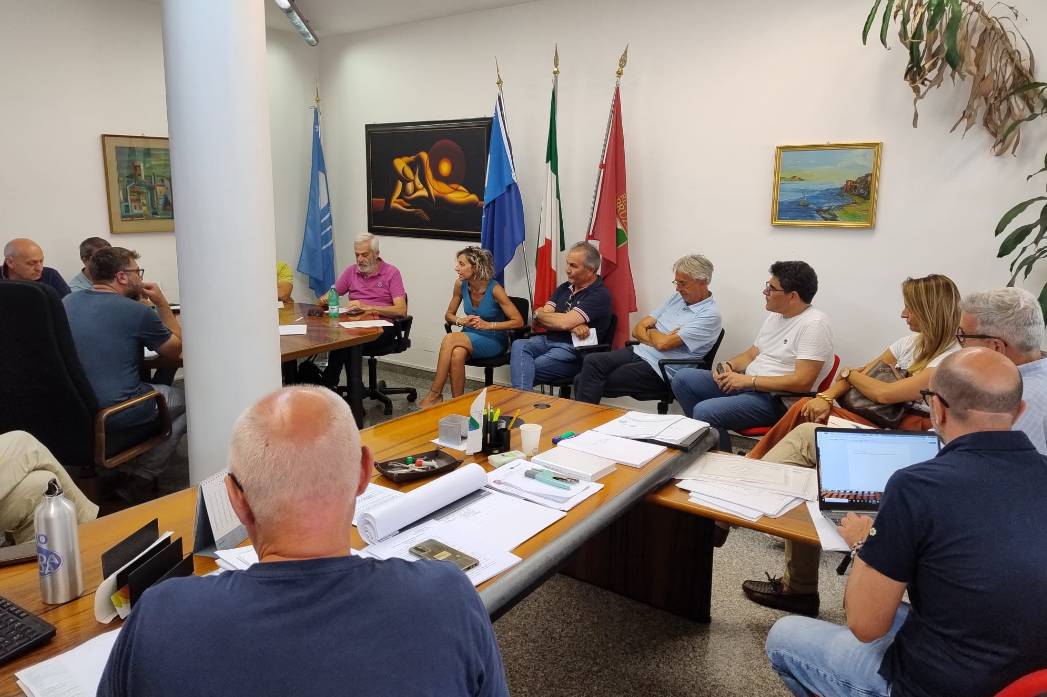 TAVOLO CRISI IDRICA A VASTO: AGGIORNAMENTI SETTIMANALI, VERIFICA DISPERSIONI E AUTOBOTTI