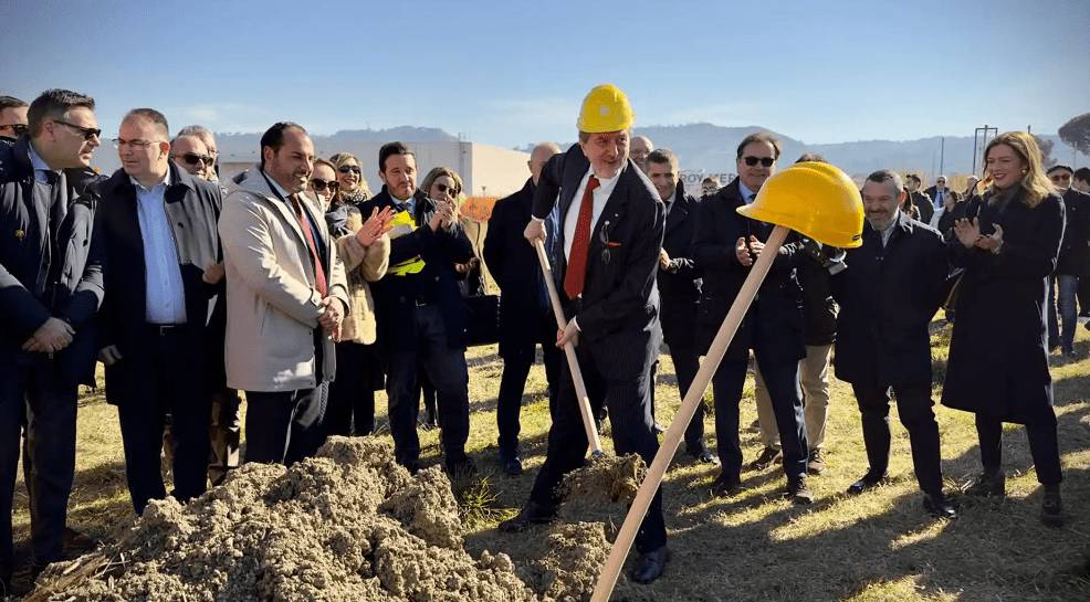 PISTA AEROPORTO D’ABRUZZO: L’ANNUNCIO DELLA SAGA, “LAVORI FINITI A FINE ANNO, SERVE SOSPENSIONE”