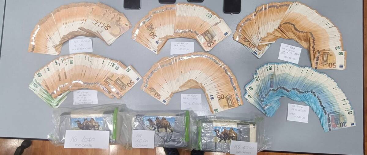 SORPRESI CON TRE CHILI DI COCAINA IN AUTO: ARRESTATI DUE ALBANESI RESIDENTI ALL’AQUILA