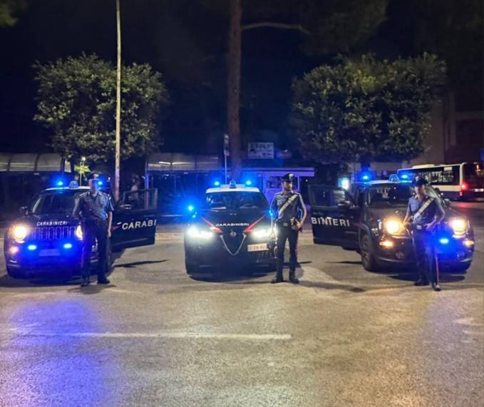 TERAMO: BLOCCATI SEI GIOVANI CHE SI ERANO INTRODOTTI ABUSIVAMENTE IN UN EDIFICIO DISABITATO
