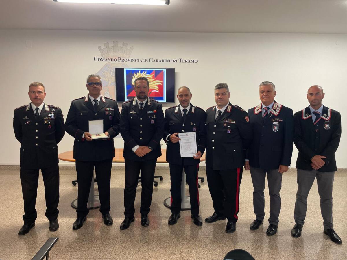 COMANDO PROVINCIALE CARABINIERI TERAMO: CERIMONIA PER CONGEDI E PROMOZIONI