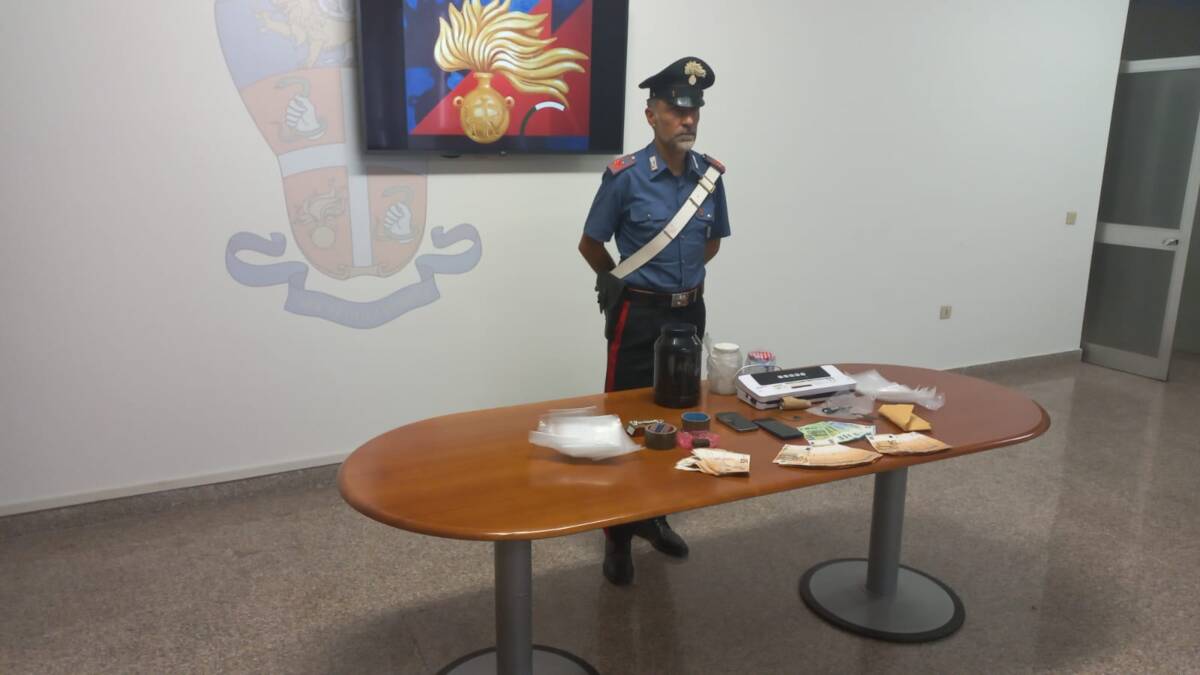 SPACCIO LUNGO LA COSTA TERAMANA: DUE ARRESTI DEI CARABINIERI SU ORDINANZA DEL GIUDICE