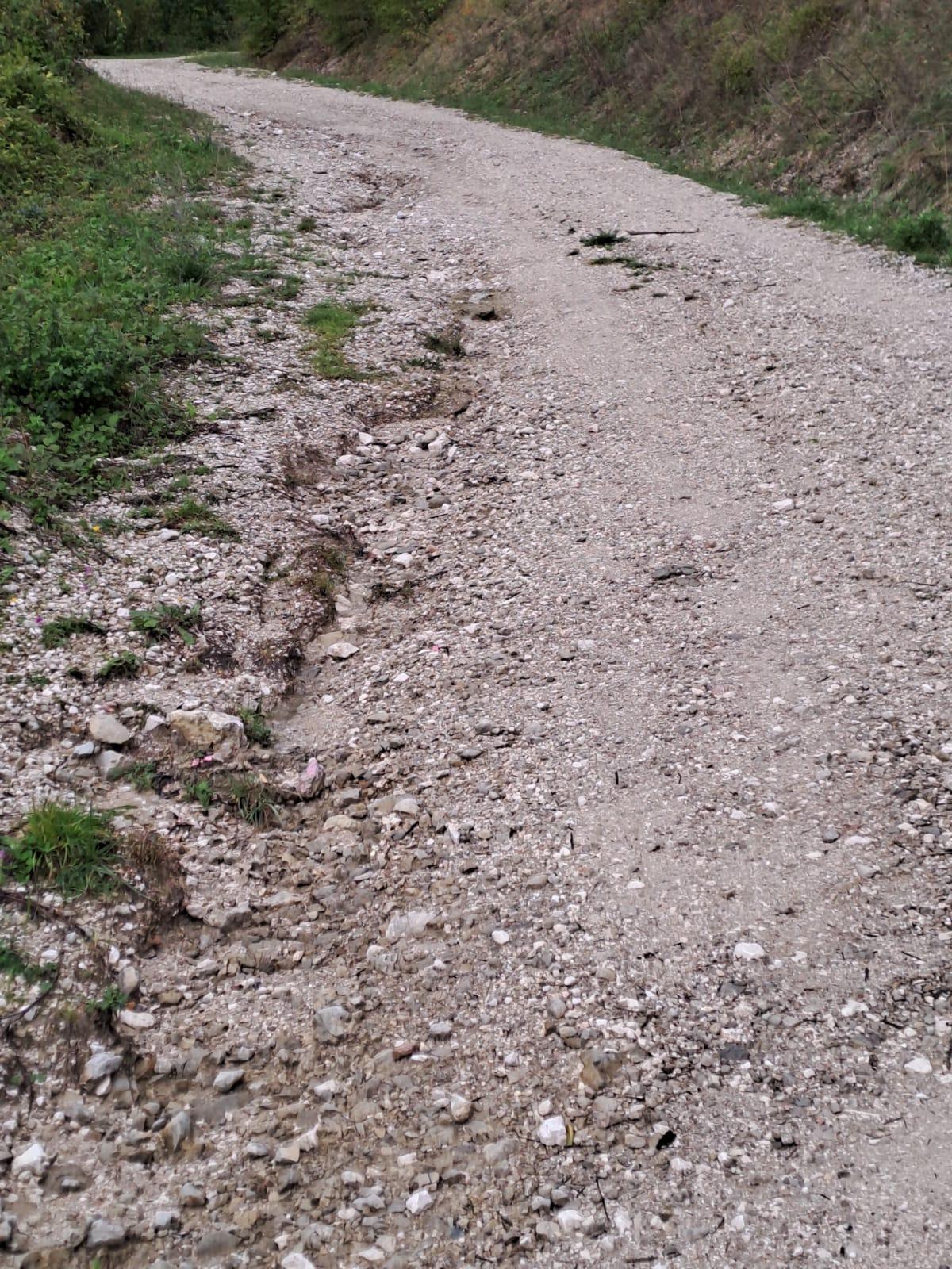 PROTESTE A MONTEREALE PER LA STRADA SCONNESSA: “IL COMUNE LA SISTEMI SUBITO”