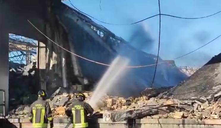 FDI DI ROSETO DOPO L’INCENDIO ALLA KEMIPOL, “CHIARIMENTI SUL COINCENERITORE DI CASOLI D’ATRI”