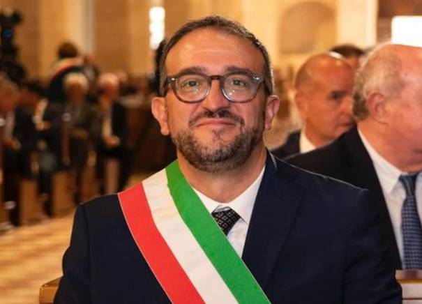 SCRITTE CONTRO SINDACO CAGNANO AMITERNO, SOLIDARIETA’ DA BIONDI: “ESSERE IN PRIMA LINEA E’ DOLOROSO”