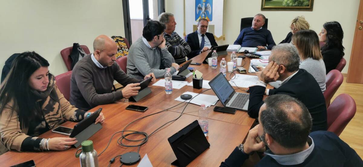 PROVINCIA DELL’AQUILA: OK A NUOVO REGOLAMENTO IMPOSTA  TRASCRIZIONE E VARIAZIONI  BILANCIO DA 1 MLN