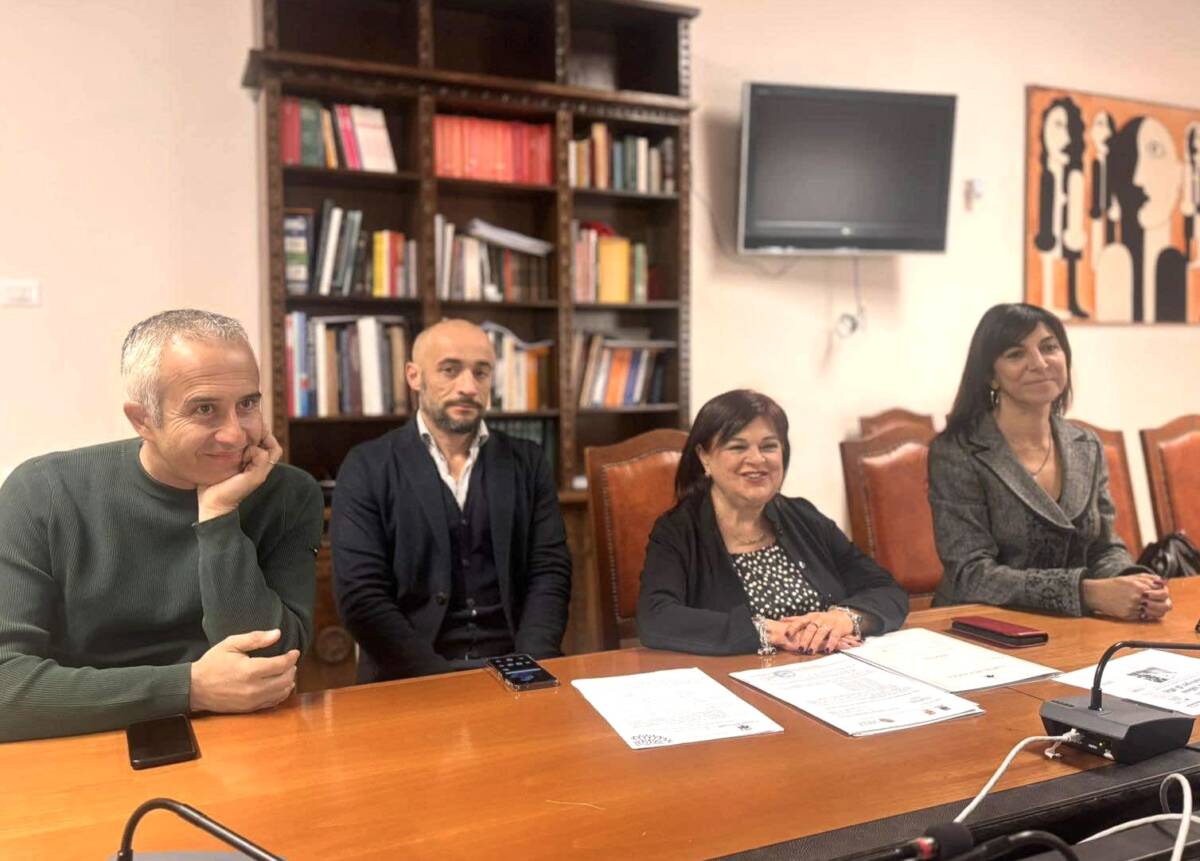 SEDI COMUNE L’AQUILA: CENTROSINISTRA, “7 ANNI DI SPRECHI, SI ACQUISTA E SI PAGANO AFFITTI A PRIVATI”