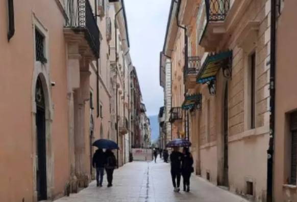 L’AQUILA: LOPARDI, “HO POSTO AUTO, MA ACCESSO VIETATO, PRIGIONIERO ISOLA PEDONALE E PIETRA BIANCA”