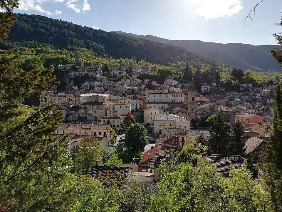 IL BORGO CHE RESISTE: INTRODACQUA NUOVA META DI STRANIERI