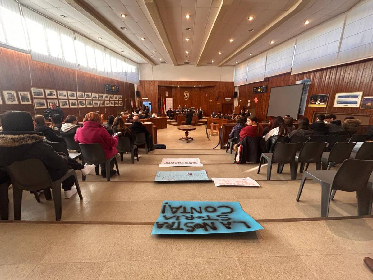 VASTO: “NO AD ACCORPAMENTO PALIZZI-MATTEI”, MENNA RICEVE GLI STUDENTI IN MUNICIPIO
