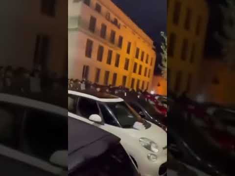 L’AQUILA: RISSA PIAZZA SANTA MARIA PAGANICA, DIVIETO DI ACCESSO A LOCALI PER DUE MINORENNI
