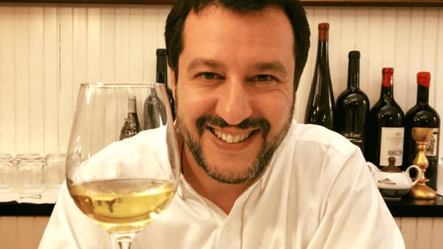 POLEMICHE SU CODICE DELLA STRADA: SALVINI RASSICURA, “DUE BICCHIERI A CAPODANNO SI POSSONO BERE”
