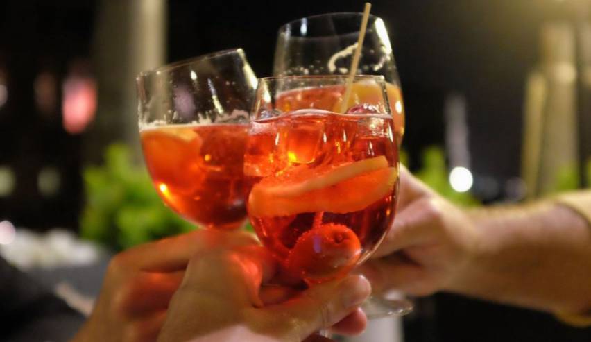 MOVIDA PESCARA: “ALCOLICI AI MINORENNI NEI LOCALI E NESSUN CONTROLLO”, LA DENUNCIA DI M5S