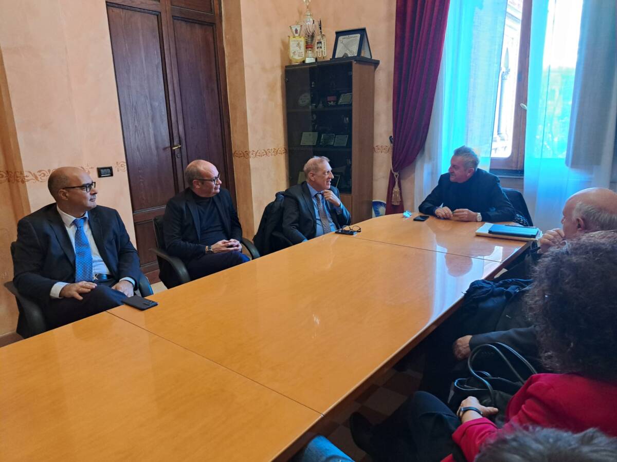 AUMENTANO I SERVIZI SUL WEB PER I CITTADINI OFFERTI DAL COMUNE DI AVEZZANO