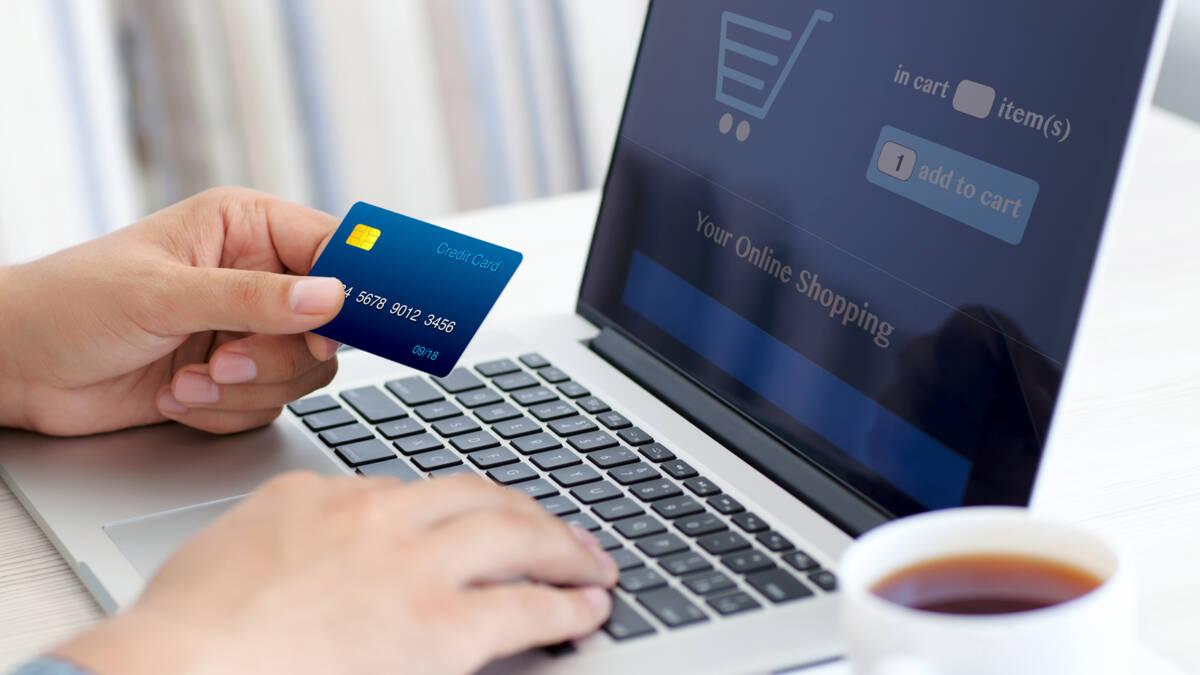 COMMERCIO IN ABRUZZO: CRESCONO CONSUMI, MA SPARISCONO NEGOZI VITTIME ACQUISTI ON LINE
