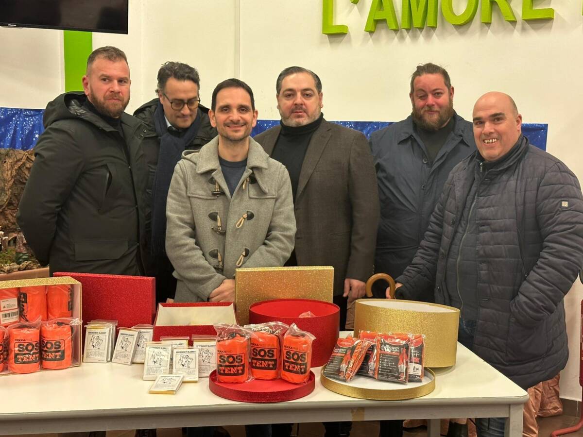 CARITAS PESCARA: EMBITAL DONA TENDE DOPPIE, PONCHO E COPERTE PER I SENZATETTO