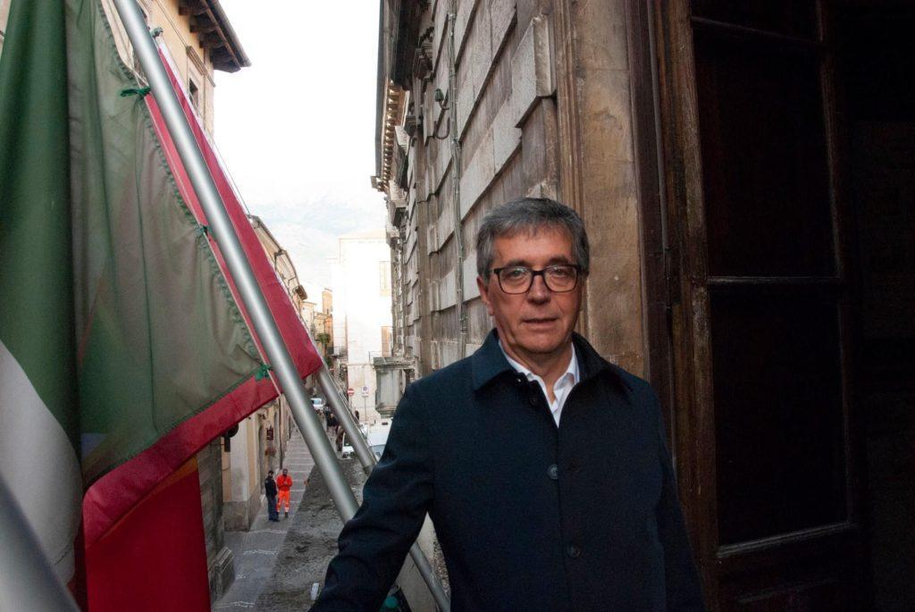 CRISI COMUNE SULMONA: DI PIERO NON HA NUMERI. I SUOI, “CINICI E GEROSOLIMO AFFOSSANO LA CITTÀ”