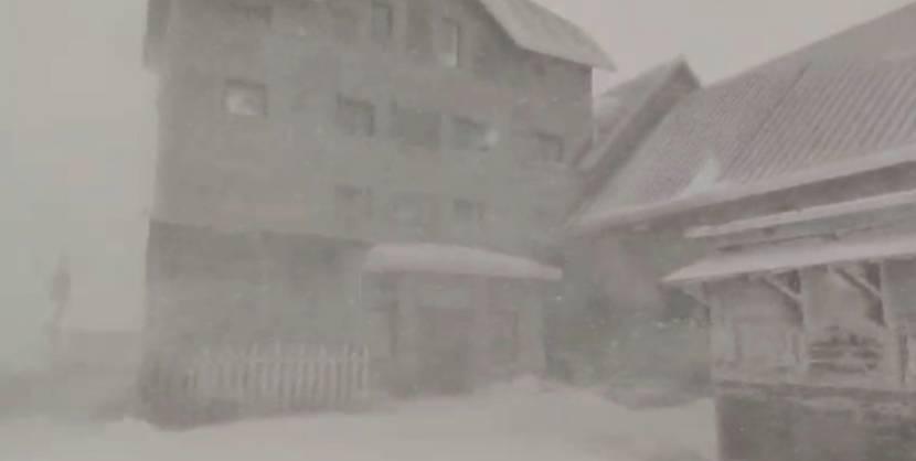 GRAN SASSO: PER SOCCORRITORI NATALE IN OSTELLO, <br> “ATTREZZATI PER EMERGENZE, SCORTE PER GIORNI”
