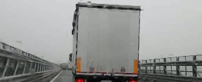 A14: VENTO FORTE, DIVIETO DI TRANSITO AI TELONATI, FURGONATI E CARAVAN TRA VAL VIBRATA-PESCARA NORD
