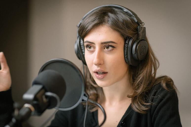 CECILIA SALA LIBERA: IL VOLO PER L’ITALIA