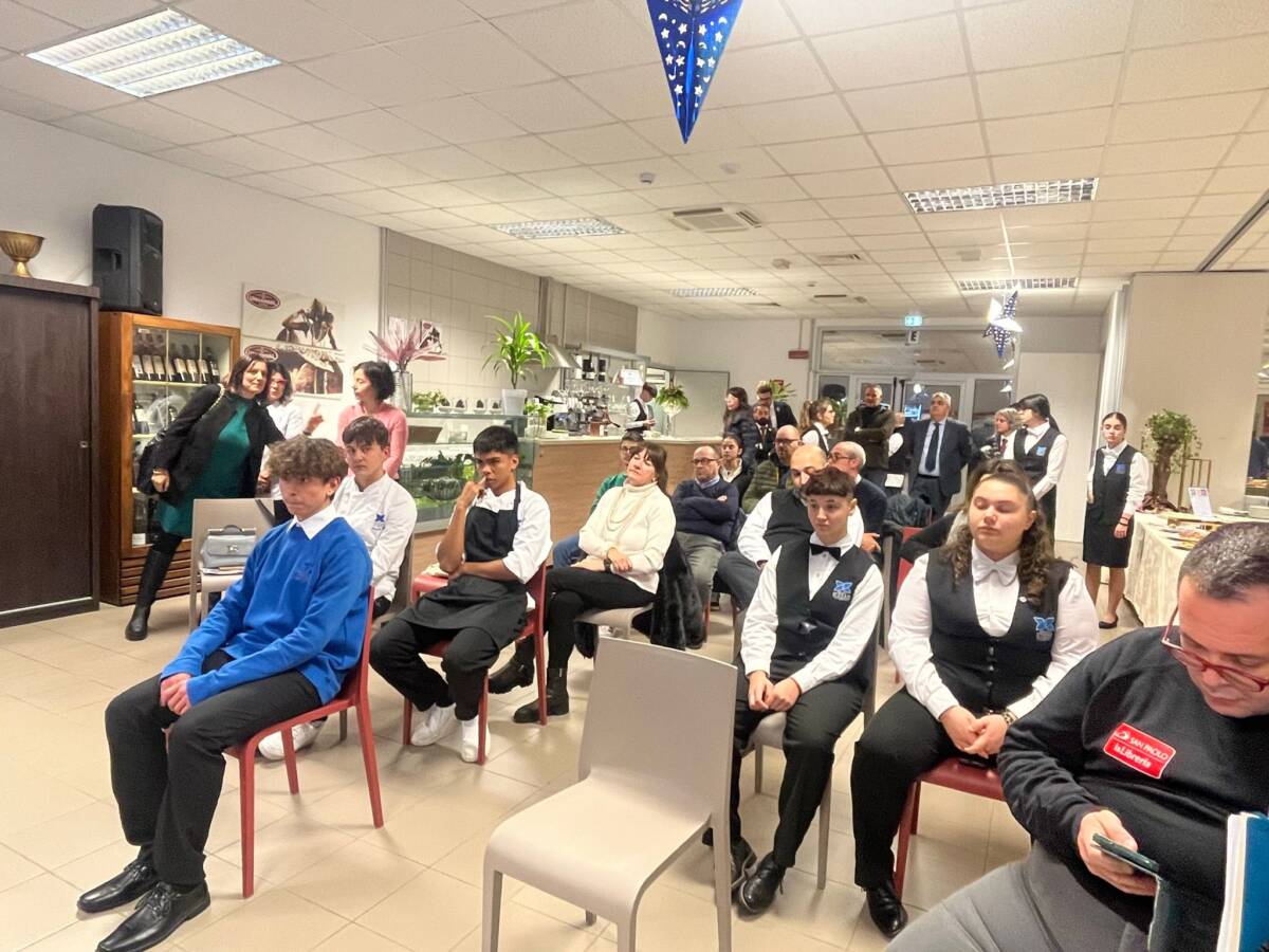 ISTITUTO ALBERGHIERO DE CECCO DI PESCARA: ECCO I CORSI CO-CURRICULARI ED EXTRACURRICULARI