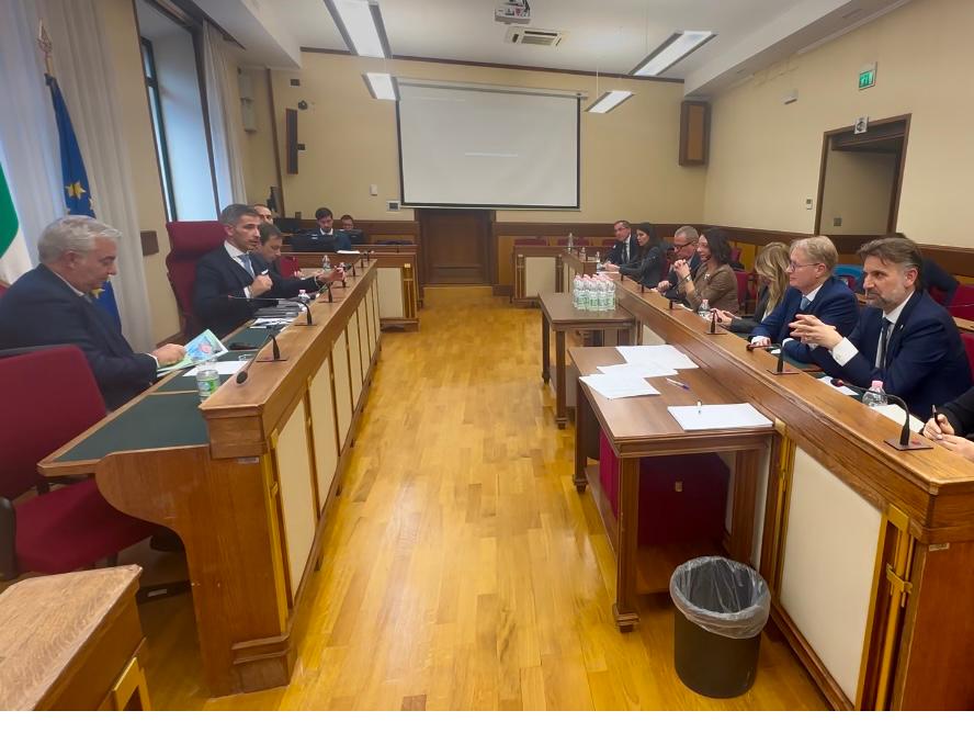 COVID: LIRIS, “TENTATIVI OSTRUZIONISTICI NON FERMERANNO VERIFICHE SU SCANDALO MASCHERINE”