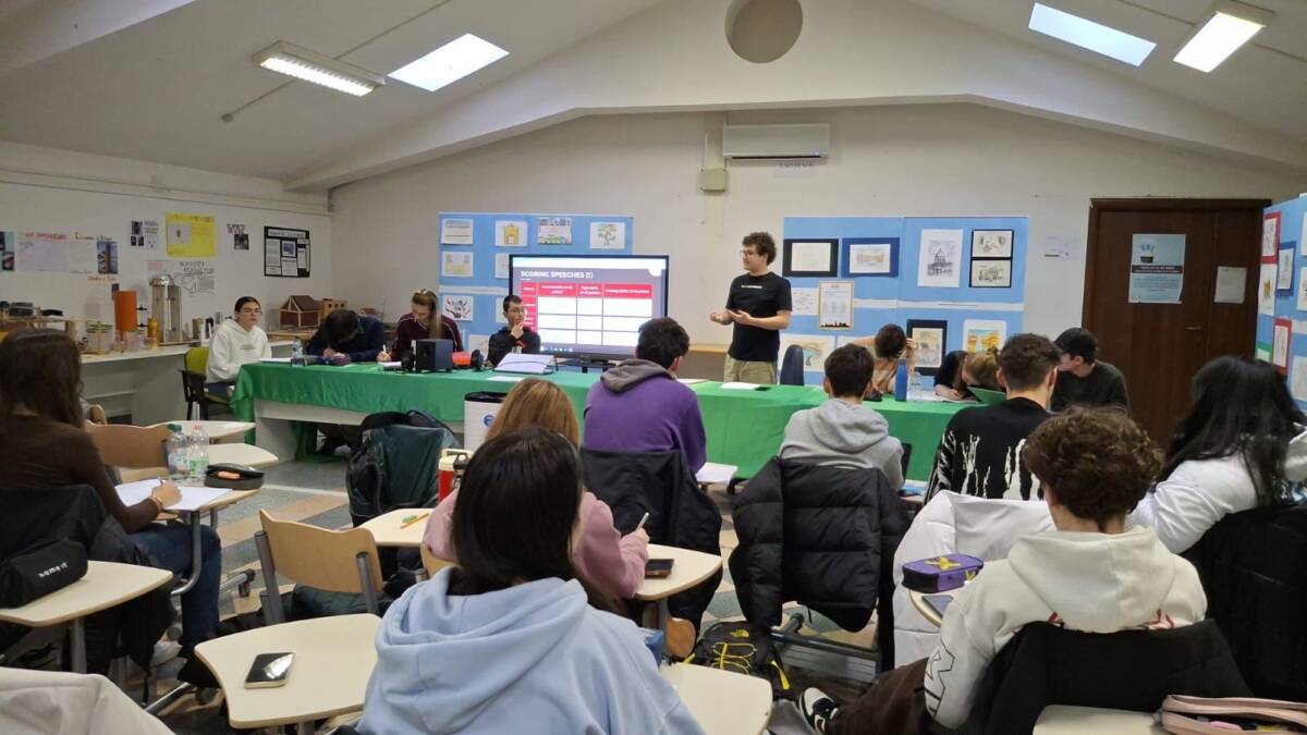 HUBRUZZO DEBATE ACADEMY: GRANDE SUCCESSO DELLA TRE GIORNI DI FORMAZIONE A PESCARA