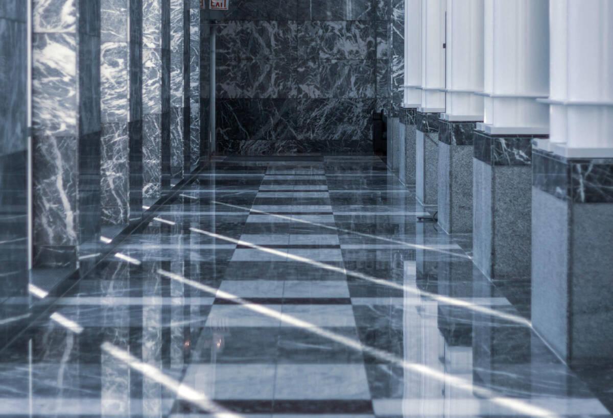 L’IMPORTANZA DELLE LEVIGATRICI PER PAVIMENTI: STRUMENTO CHIAVE PER LA MANUTENZIONE E IL RESTAURO