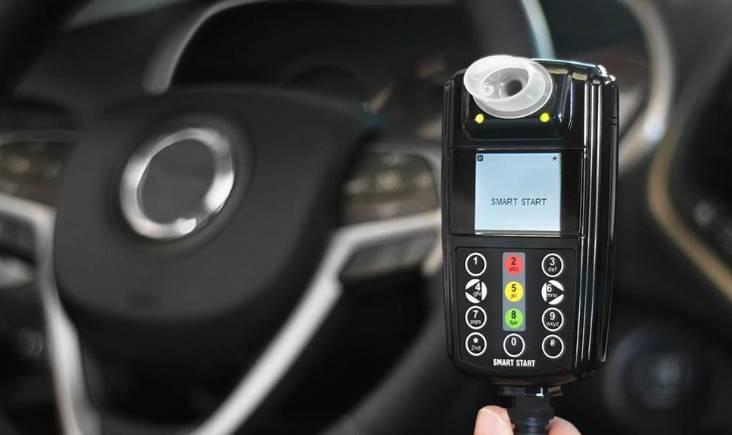 CODICE DELLA STRADA: ALCOLOCK A BORDO, COS’E’ E COME FUNZIONA IL DISPOSITIVO ELETTRONICO BLOCCA AUTO