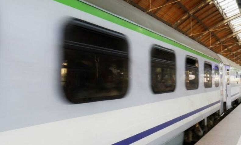DANNI MALTEMPO: TRASPORTI NEL CAOS AL SUD, CANCELLAZIONI E RITARDI FINO A 6 ORE