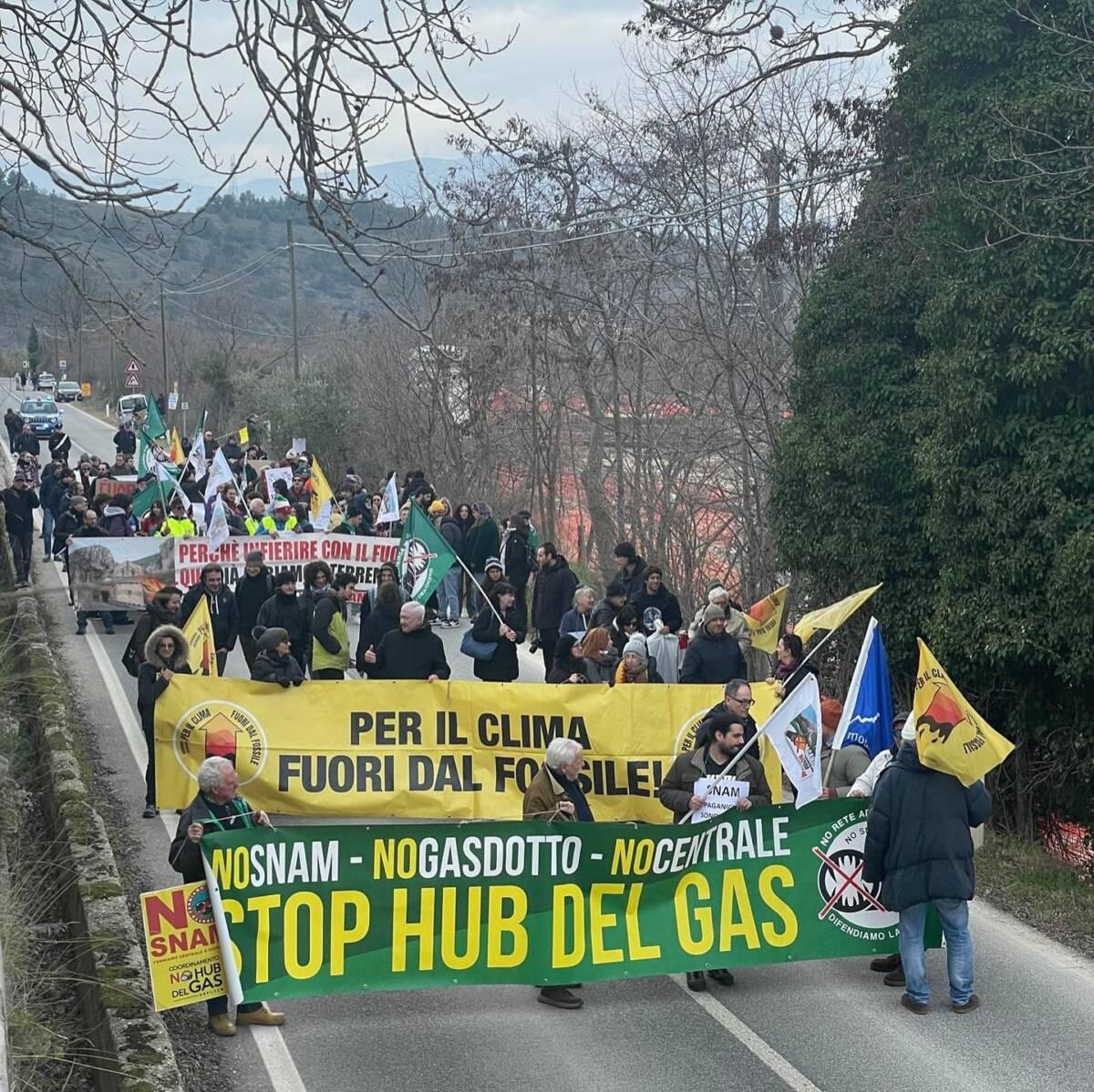 CENTRALE COMPRESSIONE SNAM: FRONTE DEL NO ASSEDIA CANTIERE DI SULMONA, “OPERA INUTILE E DANNOSA”
