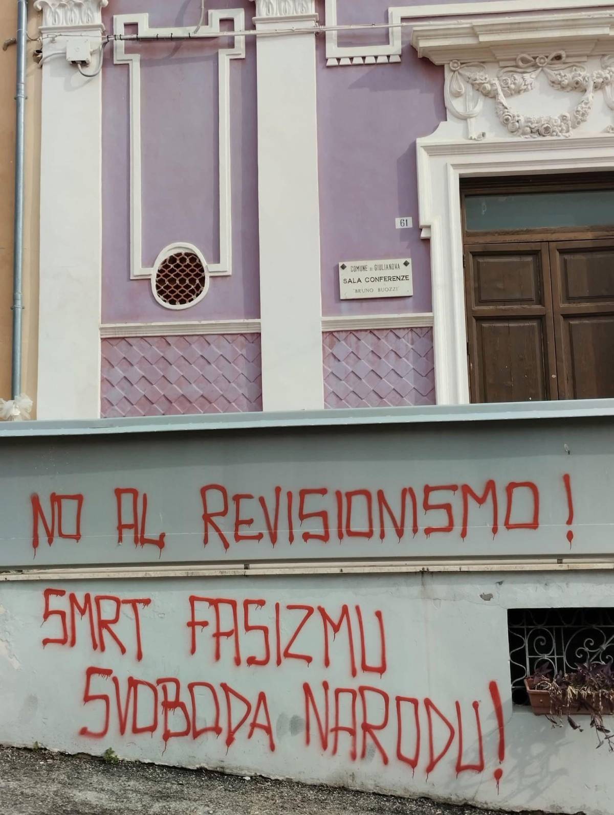 VANDALI A GIULIANOVA: COMITATO 10 FEBBRAIO, “NO IMPUNITA’, NEGARE LE FOIBE RENDE COMPLICI”