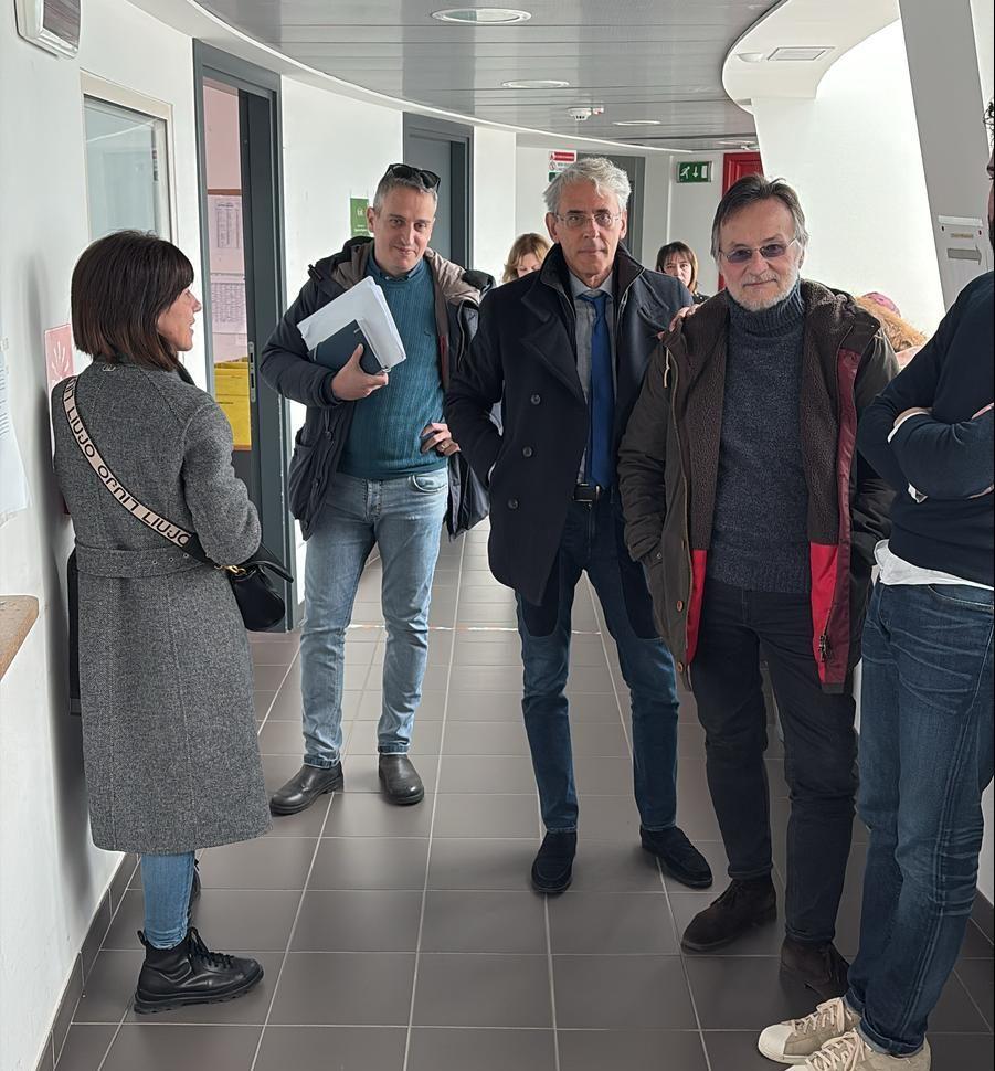 TRIBUNALE L’AQUILA: TROVANO CHIUSO L’UFFICIO NOTIFICHE, AVVOCATI INVIPERITI, “FATTO GRAVE”
