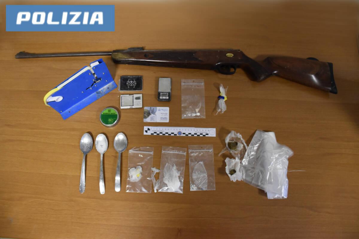 AVEZZANO: UN FUCILE E DROGA TROVATI IN UN’OFFICINA ABUSIVA SEQUESTRATA DALLA POLIZIA