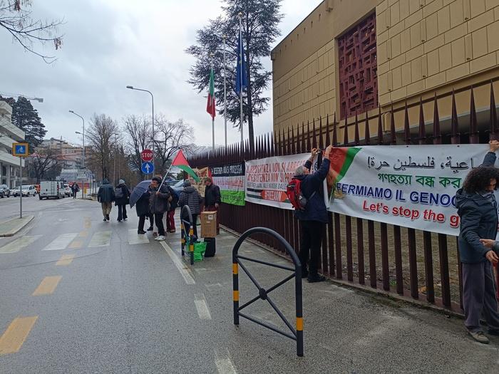 TRIBUNALE DELL’AQUILA: NUOVO SIT-IN PER “ANAN YAEESH LIBERO”, OGGI DECISIONE SU RINVIO A GIUDIZIO